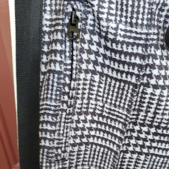 Pam & Gela Monochrome Patterned Joggers - Picture 7 of 12